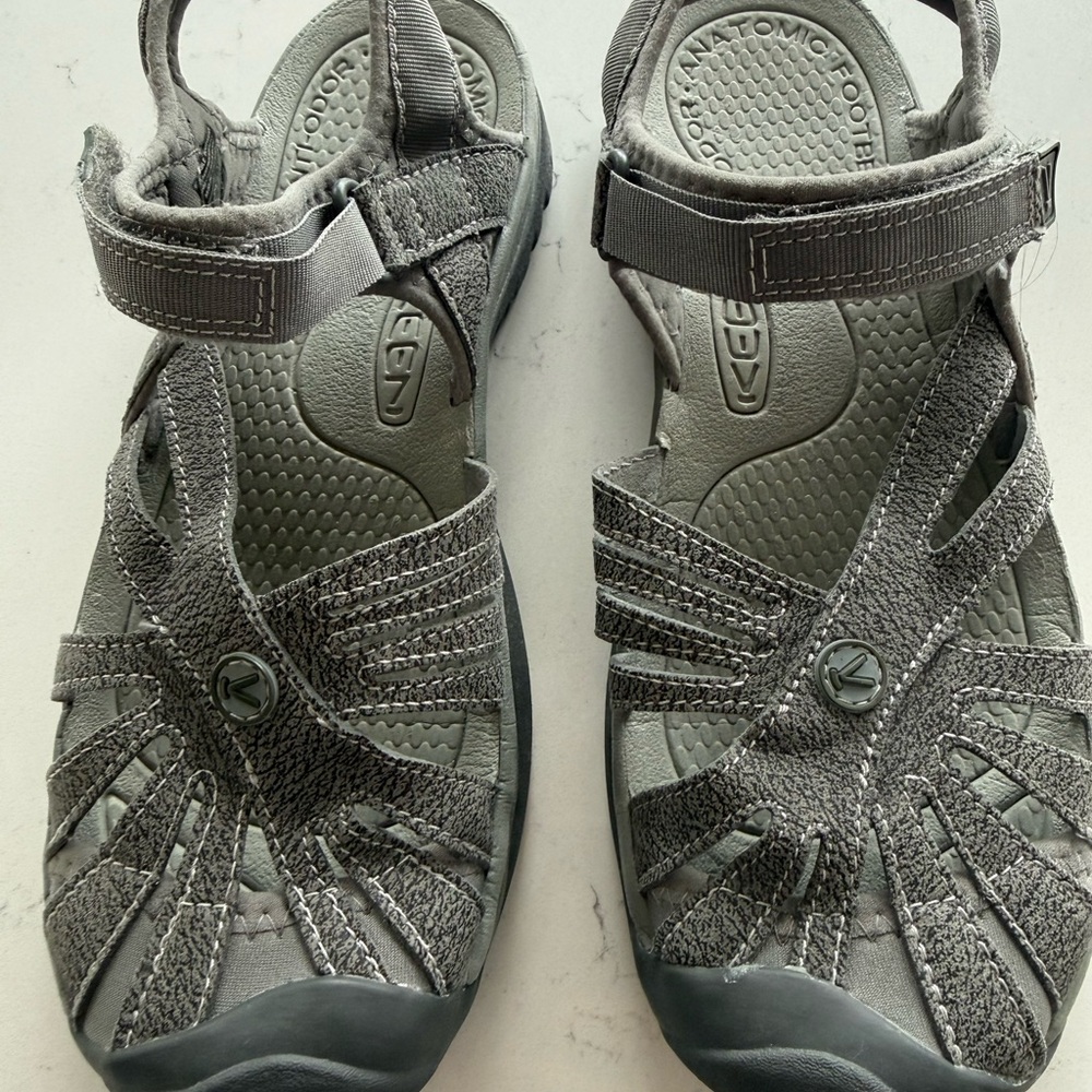Women's KEEN Rose Closed Toe Sandals